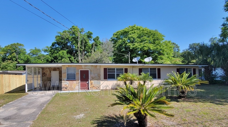 Jacksonville House: 7833 Eaton Ave