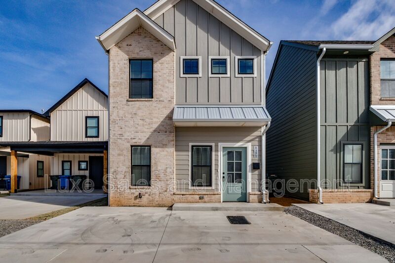 Edmond House: 618 W. 2nd Street Suite 110