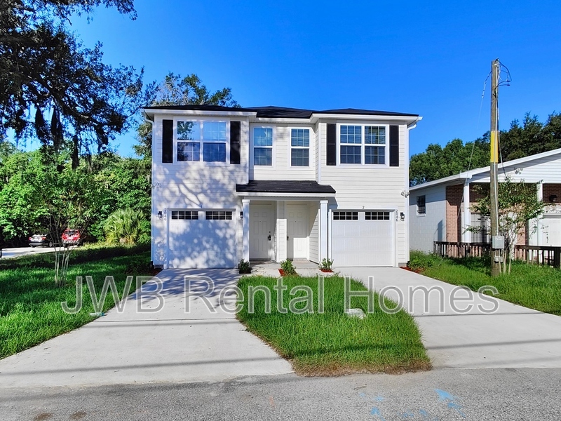 Jacksonville Townhome: 2046 Schumacher Ave