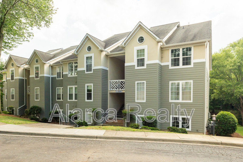 Cornelius Condo: 19901 Henderson Rd