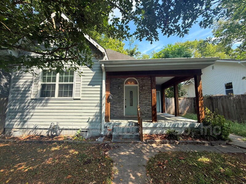 Nashville House: 1113 Pennock Avenue