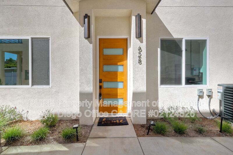 Escondido House: 630 N Juniper