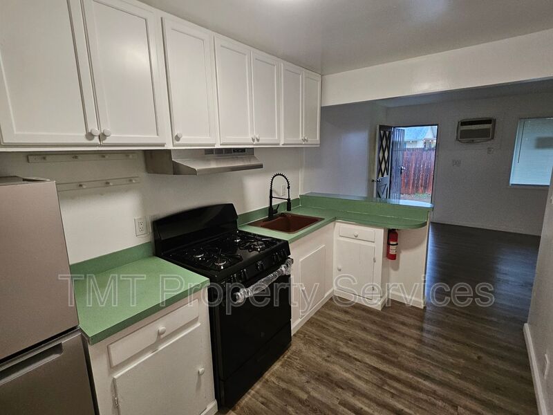 Stockton House: 2619 West Acacia St.