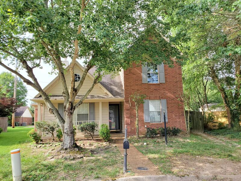 Cordova House: 1812 Clunan Cv.