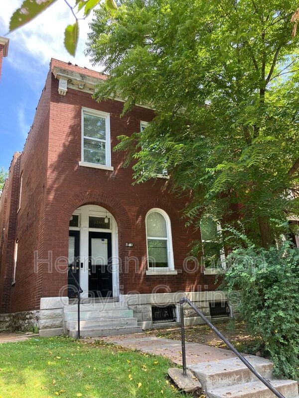 St. Louis House: 4500 South Grand Boulevard