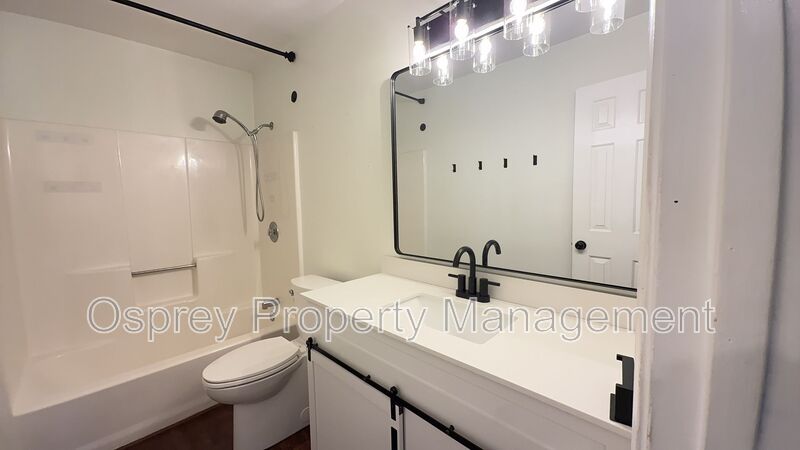 Spacious 4-Bedroom Cul-de-Sac Home with Fenced Yard! - Photo 7
