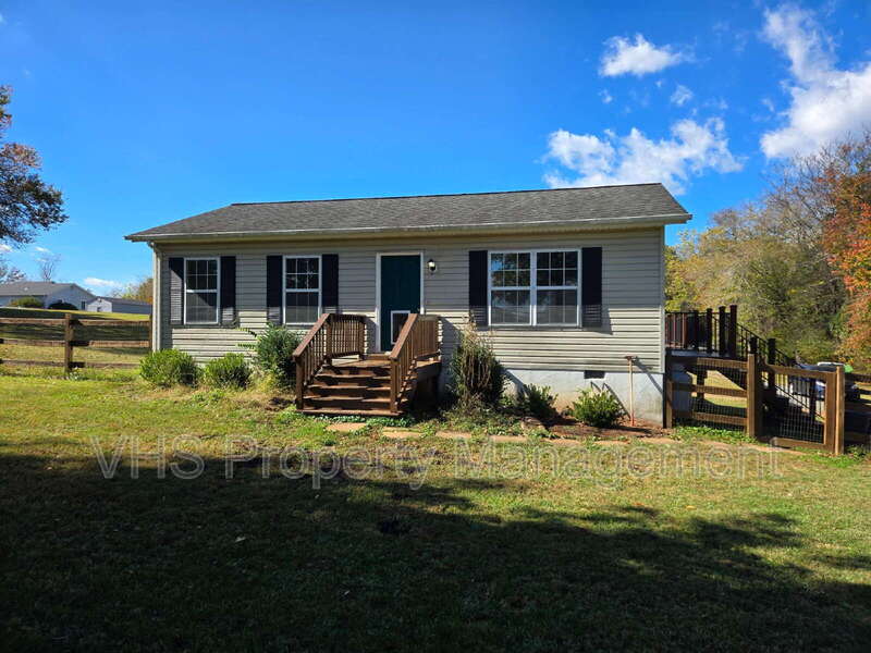 Culpeper House: 10989 Muddy Run Lane