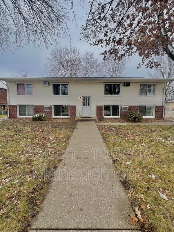 Burlington House: 2216 Piper Place