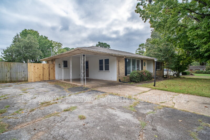 Muscle Shoals House: 1004 Ford Avenue