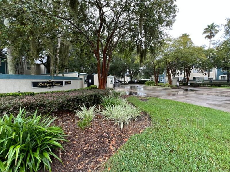 Jacksonville Condo: 13700 Richmond Park Drive N.
