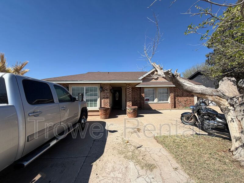 Odessa House: 537 Ave B