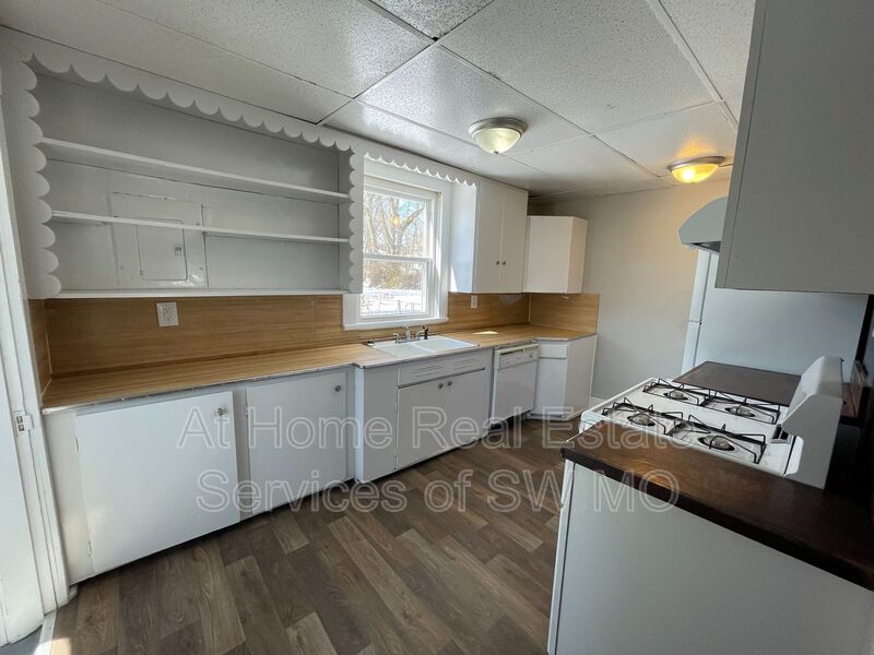 Springfield House: 1015 N Sherman