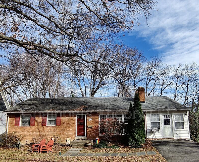 Arlington House: 1823 N Harrison St