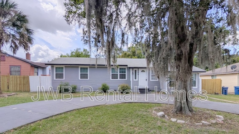 Jacksonville House: 646 Stanwick Rd