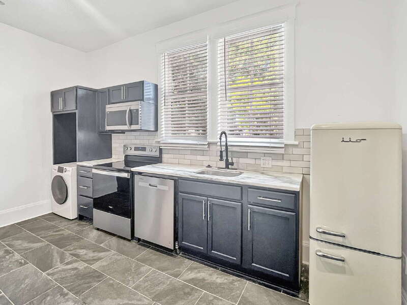 Savannah Condo: 2115 Lincoln St