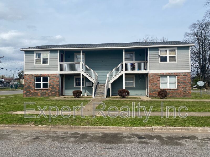 Birmingham House: 1001 21st St Ensley