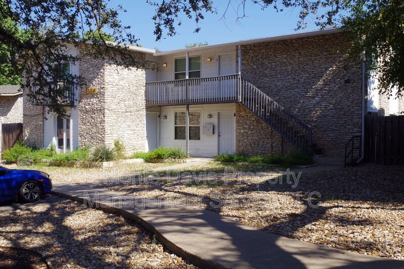 Austin Condo: 2504 Manor Circle