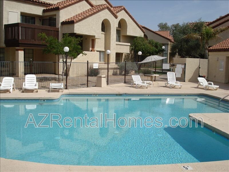 Tempe Townhome: 609 E Mesquite Cir