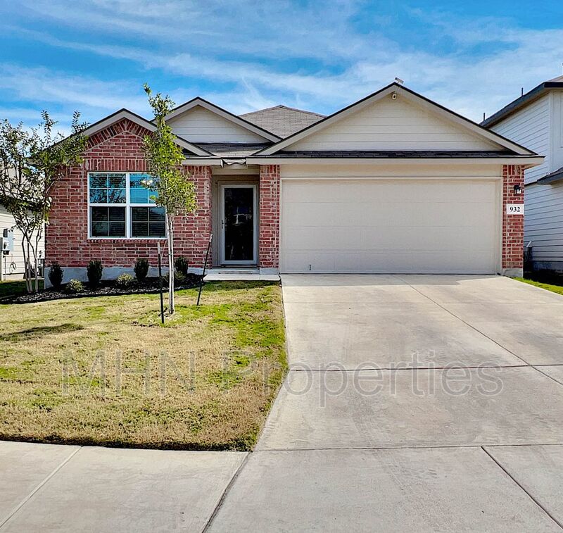 4 bed/2 bath beautiful newer built home located in Redbird Ranch! - Photo 1