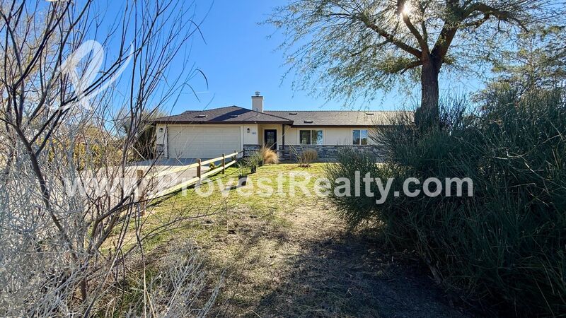 Victorville House: 16657 Kayuga St