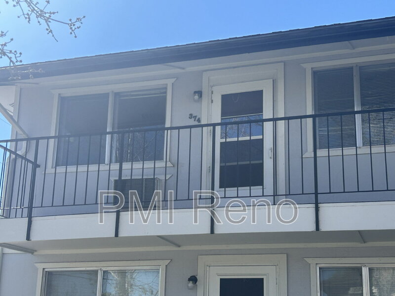 Reno Condo: 374 La Rue Ave