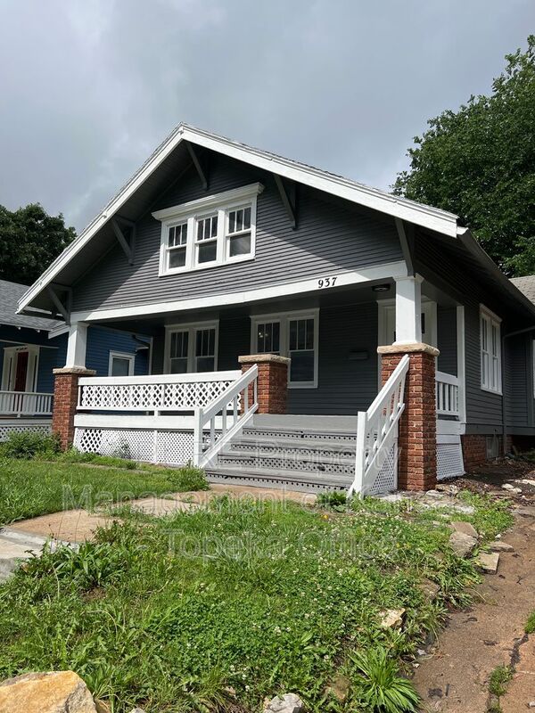 Topeka House: 937 SW Jewell Ave