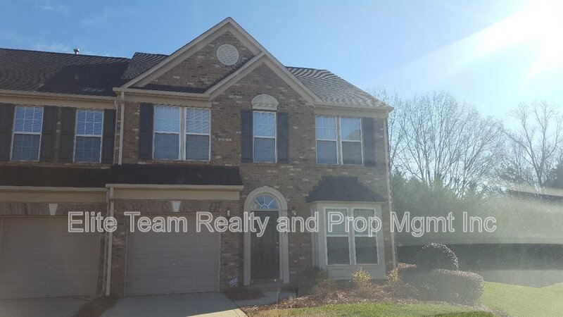 Charlotte Townhome: 2339 Whitford Ln