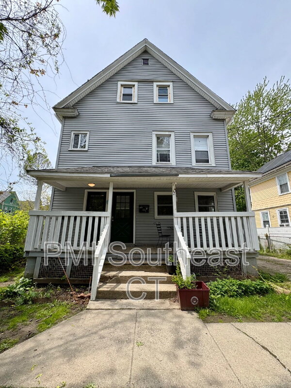 New London Condo: 7 Griswold Court