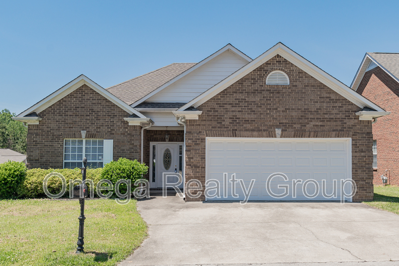 Fultondale House: 3102 Enclave Ln