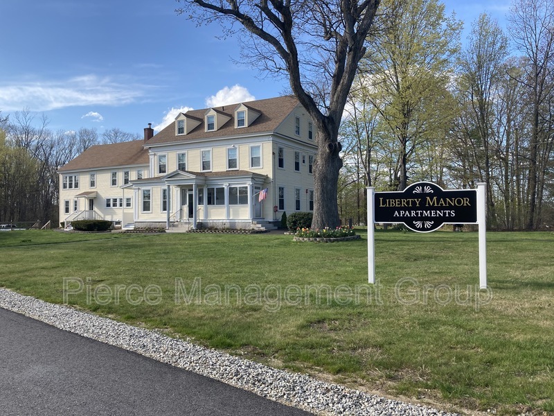 Derry Condo: 6 Old Chester Rd