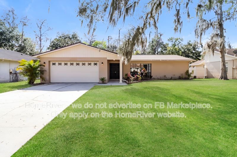 Tampa House: 8006 Fawnridge Cir