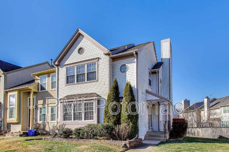 Gaithersburg Townhome: 8417 Meadow Green Way