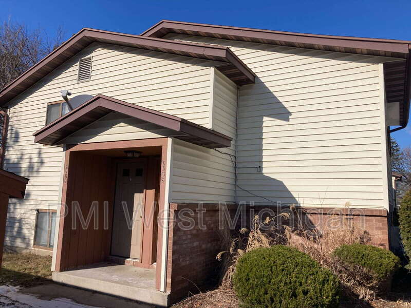 Grand Rapids Townhome: 6063 In The Pines Dr SE