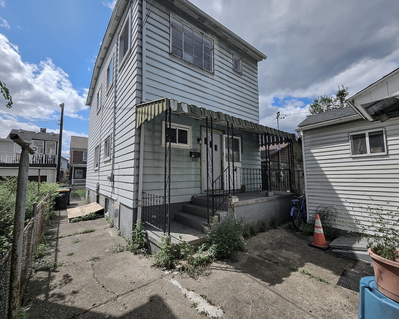 McKees Rocks Condo: 307 Hamilton Street - 2