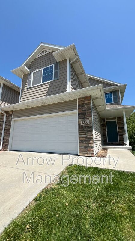 Lincoln Townhome: 4300 N 18