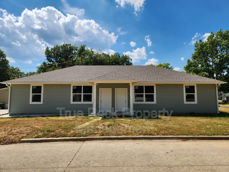 Ada House: 1131 East 8th Street