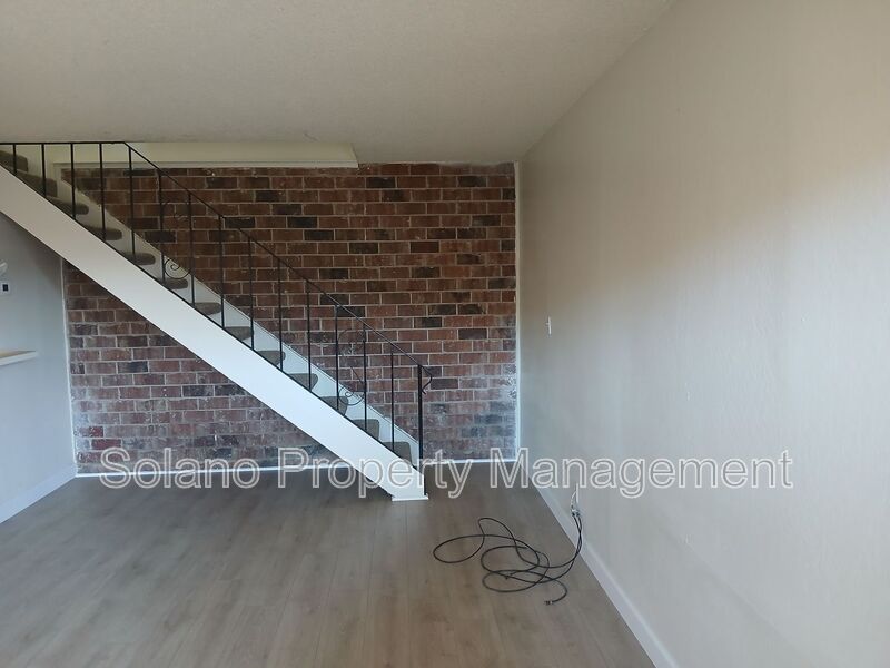 Vacaville House: 1930 Peabody Rd