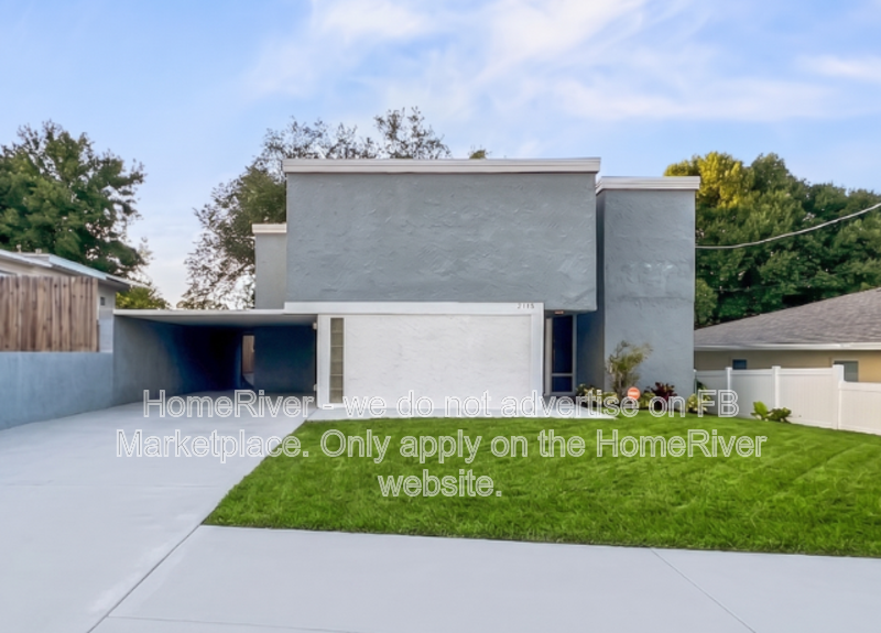Tampa House: 2115 W Ivy St