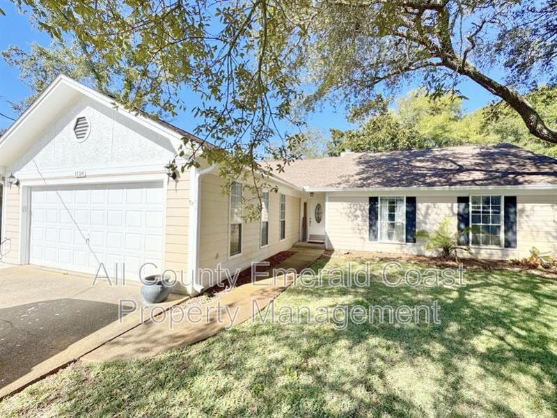 Destin House: 1126 Bay Ct