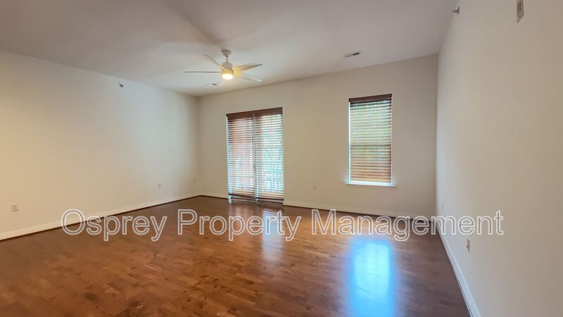 Modern 1-Bedroom Condo with Private Balcony! - Photo 6