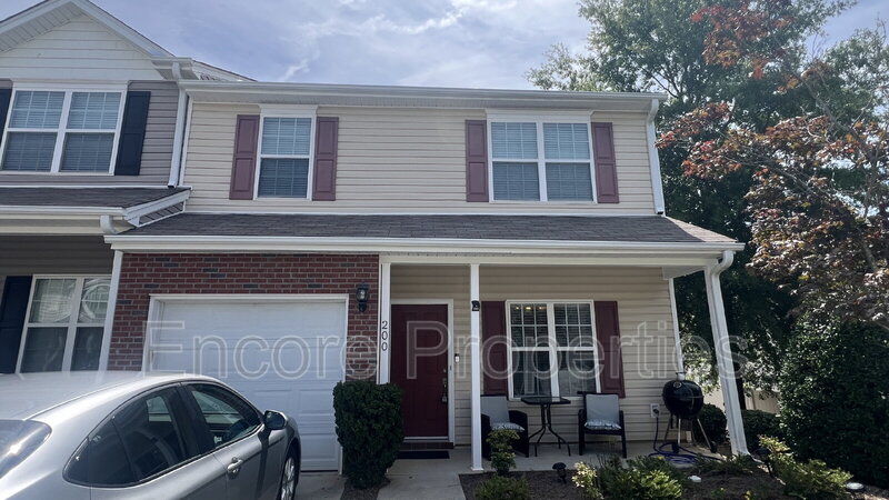 Greensboro Townhome: 200 Madison Sq Ave