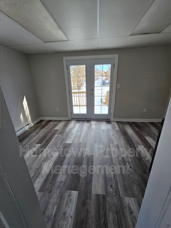 Green Castle House: 122 S Carlisle St *****