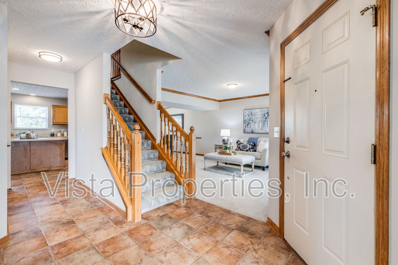 Canal Winchester House: 7225 Bromfield Drive