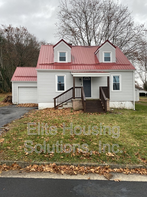 Wytheville House: 765 N 8th St