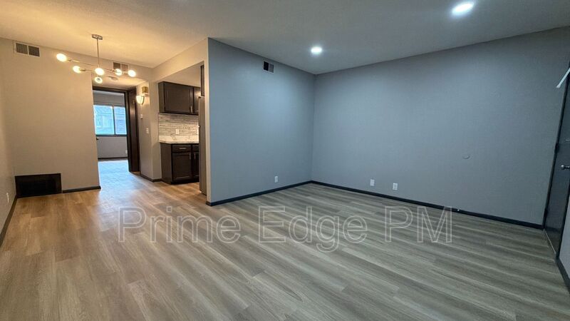 Lincoln House: 4520 Calvert Street