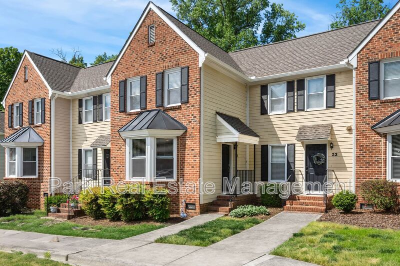 Chapel Hill House: 1 Forest Glen Dr