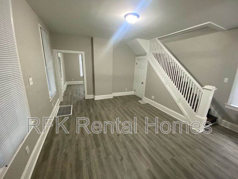 New Castle House: 108 North 6th Street