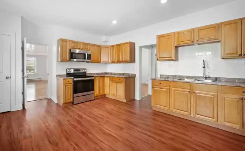 Chicopee Condo: 40 Orchard St