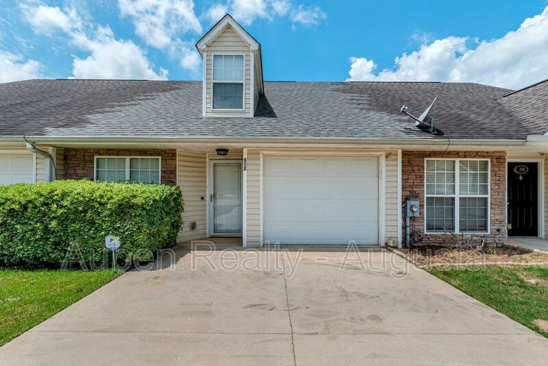 Augusta House: 312 Caldwell Circle