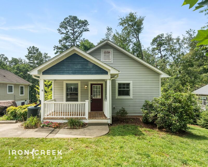 Asheville House: 16 Spinet Street